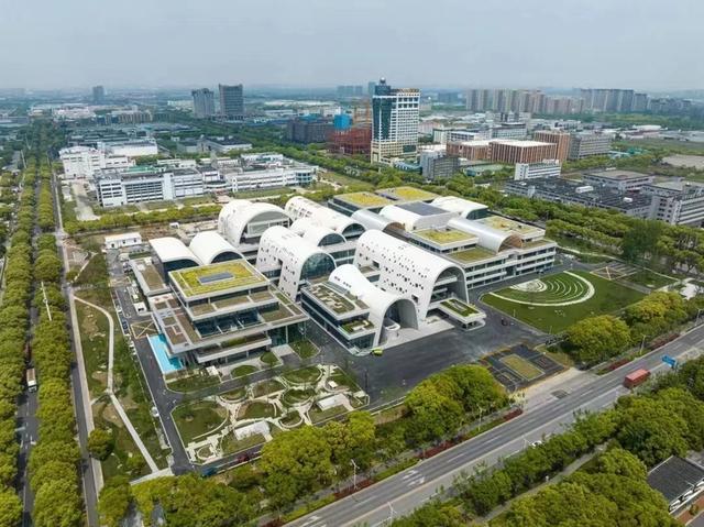 打造南上海青少年校外教育综合体,奉贤区启用青少年活动中心